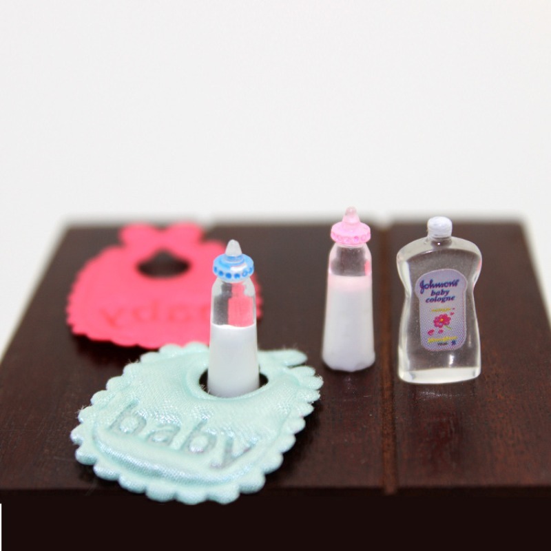 Baby Food Product - บ้านตุ๊กตา ของเล่นอาหารจิ๋ว ฉากจำลองบ้านตุ๊กตา พร้อมชุดขวดนมและผ้าเช็ดปากขนาดเล็ก